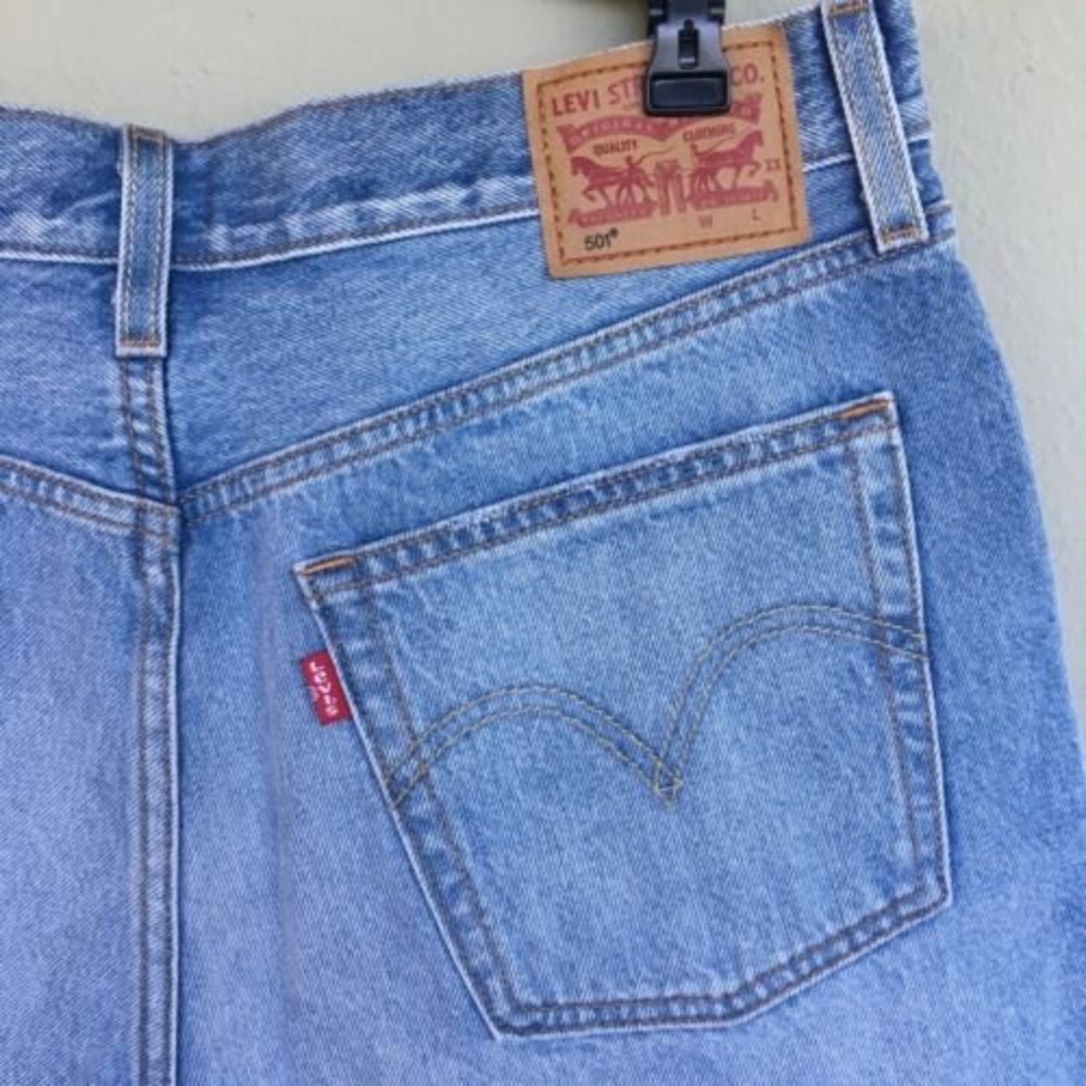 Sold Levi's 501 Denim Cutoff Shorts High Rise Size 31 Vintage Light Wash Frayed - Picture 7 of 10